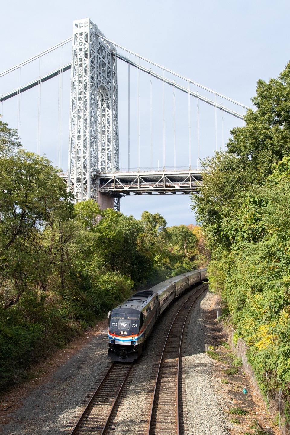 Amtrak GE P32AC-DM 703 (Washington Heights, NY/USA)