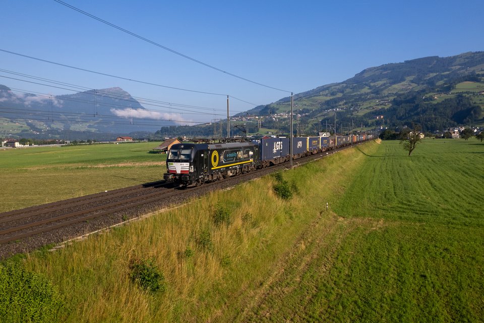 BLS 193 711 at Stinen, SZ, CH