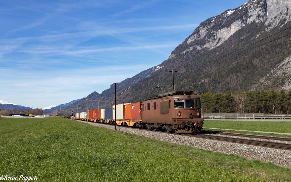 BLS Cargo: BLS Re 425 184 + UKV 68334