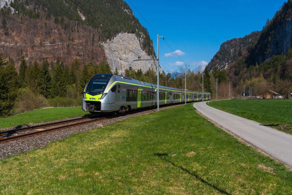 BLS RABe 528 103 at Burgholz, BE, CH
