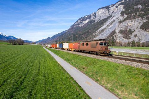 BLS Re 425 184 at Felsberg, GR, CH