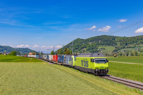 BLS: Re 465 011 + Re 485 013 / CH-Thurnen
