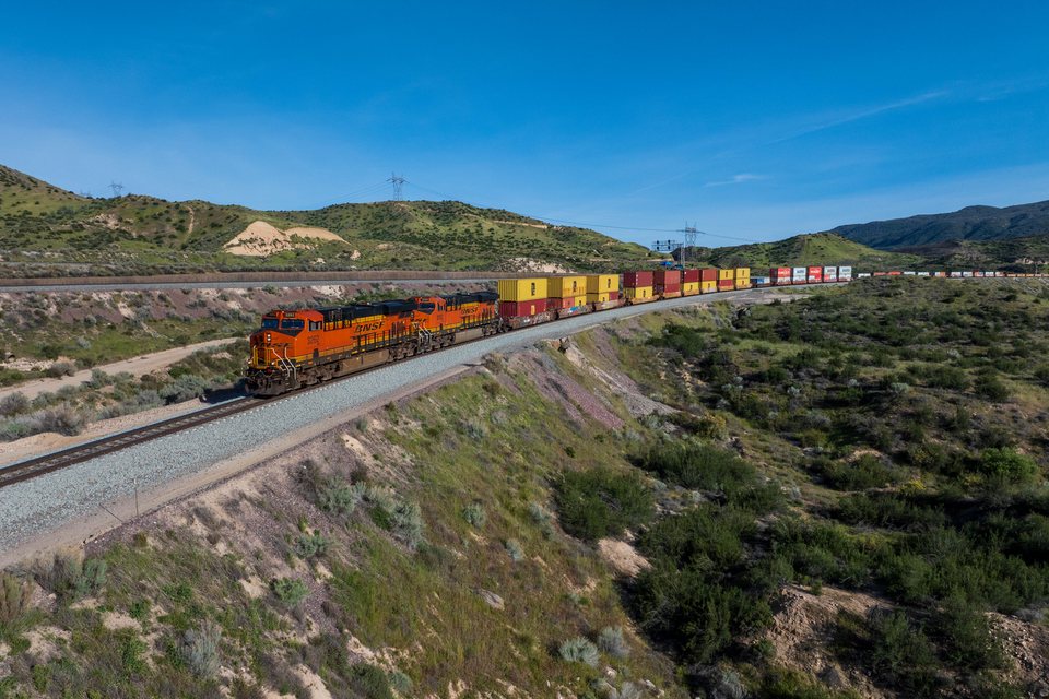 BNSF (Burlington Northern Santa Fe): BNSF 3262 - Cajon Pass, California (USA)