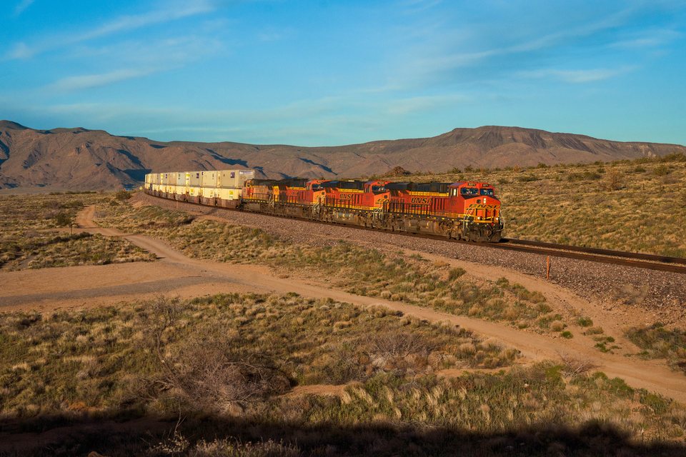 BNSF (Burlington Northern Santa Fe): BNSF 3271 - Valle Vista, Arizona (USA)