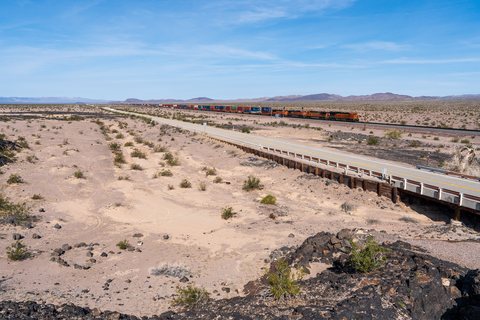 BNSF (Burlington Northern Santa Fe): BNSF 3876 - Bagdad, California (USA)