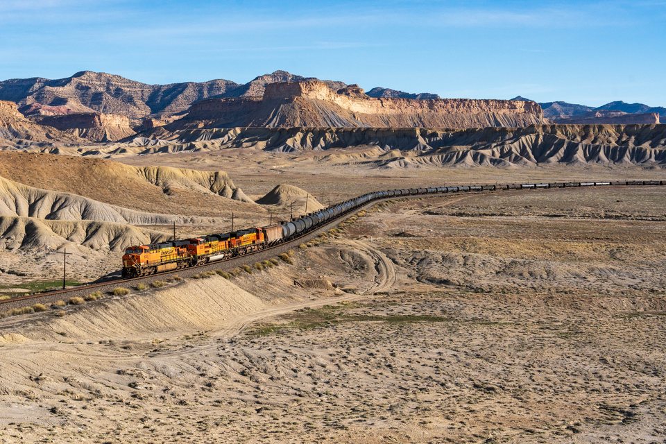BNSF (Burlington Northern Santa Fe): BNSF 6085, 9230 and 6408 - Thompson Springs, Utah (USA)