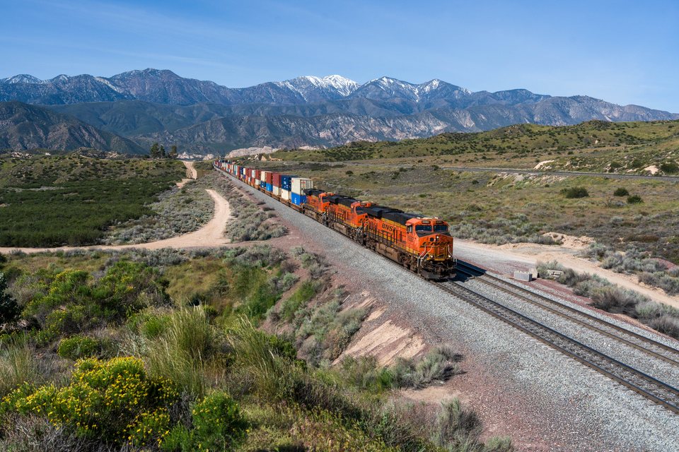BNSF (Burlington Northern Santa Fe): BNSF 6560 - Cajon Pass, California (USA)