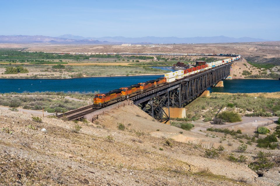 BNSF (Burlington Northern Santa Fe): BNSF 7979 - Needles, California (USA)