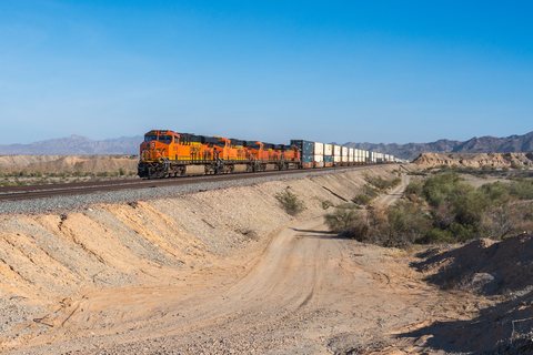 BNSF (Burlington Northern Santa Fe): BNSF 8176 - Needles, California (USA)
