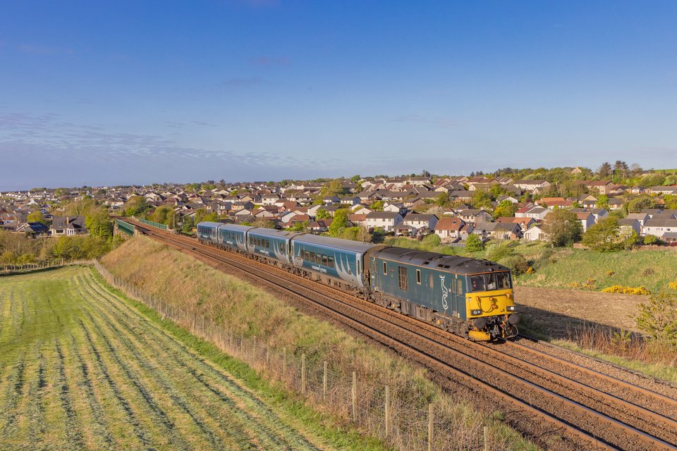 Caledonian Sleeper: Class 73 970 / UK-Newtonhill