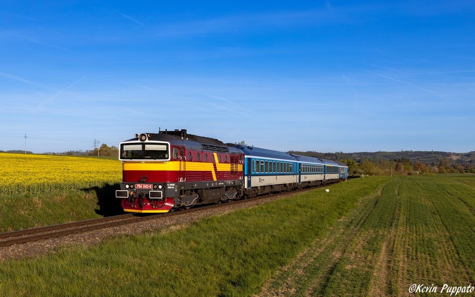 ČD (České dráhy): ČD 754 043 + R Rožmberk 651 České Budějovice - Brno hl.n.