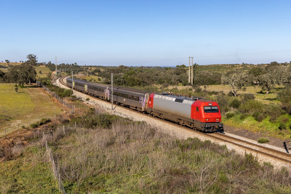 CP (Comboios de Portugal): CP 5618 (Azinheira dos Barros, Portugal)