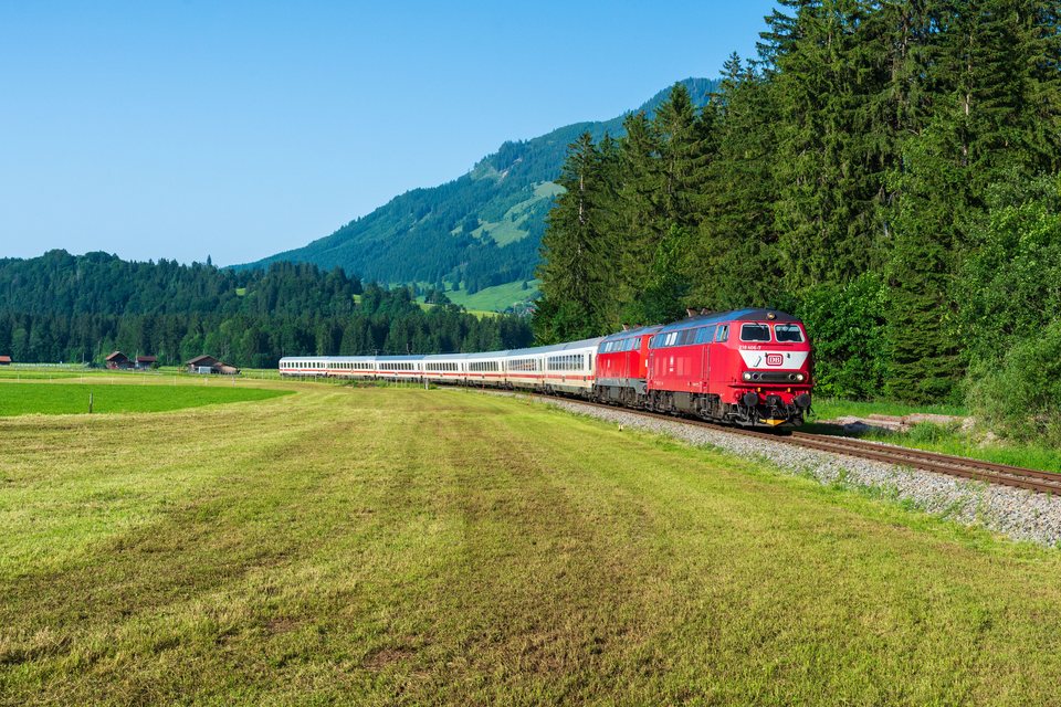 DB Fernverkehr: DB 218 406 + 411 at Oberstdorf, BY, DE