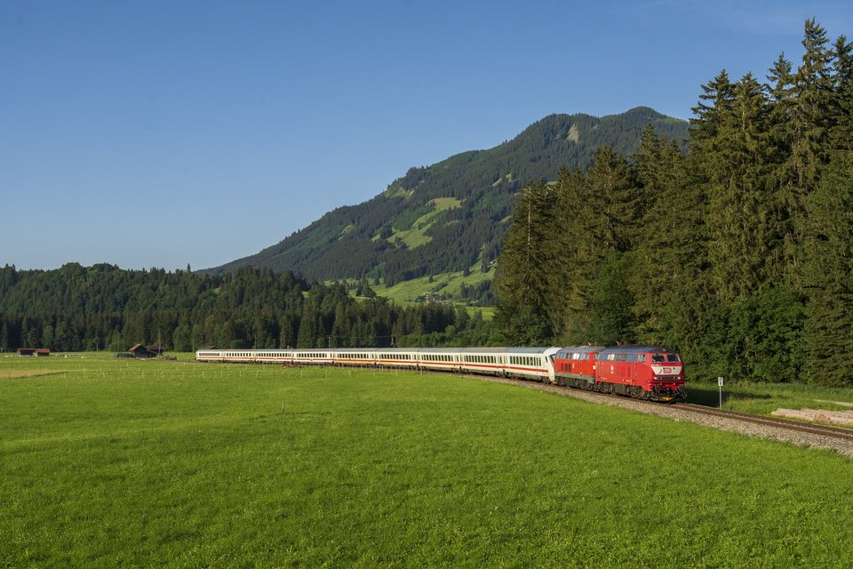 DB Fernverkehr: DB 218 406 + 415 - Langenwang, BY (DE)