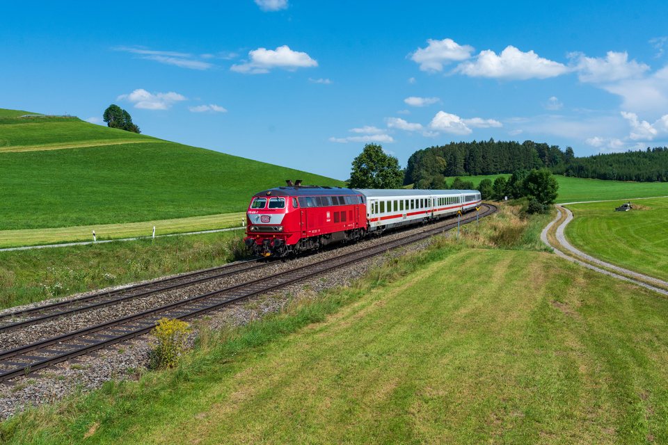 DB Fernverkehr: DB 218 406 at Günzach, BY, DE