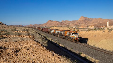 DH 404: ONCF DH 416 + 404 / Melg el Ouidane – Taourirt