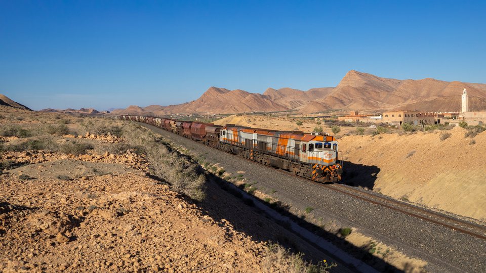 DH 404: ONCF DH 416 + 404 / Melg el Ouidane – Taourirt
