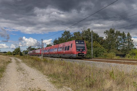 DSB (Danske Statsbaner): SE 4130 + SA 8128/9128 / DK-Pederstrup