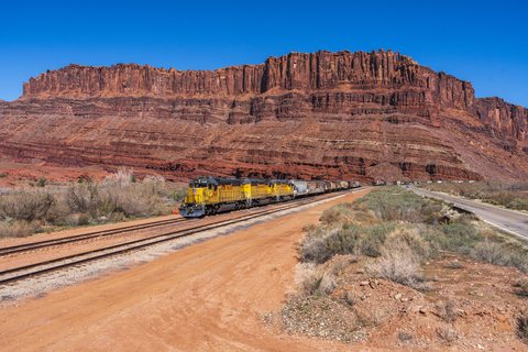 EMD SD40-2 1640, EMD SD40-2 1605, EMD GP40M 1507: UP 1640, 1605 and 1507 - Moab, Utah (USA)
