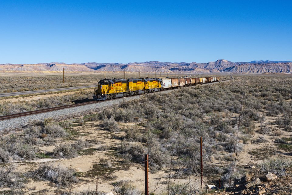 EMD SD40N 1640, EMD SD40N 1605, EMD SD40N 1507: UP 1640, 1605 and 1507 - Green River, Utah (USA)