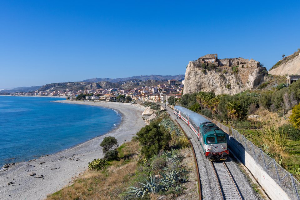 FS D445 1128 at Bova Marina, Calabria, Italy