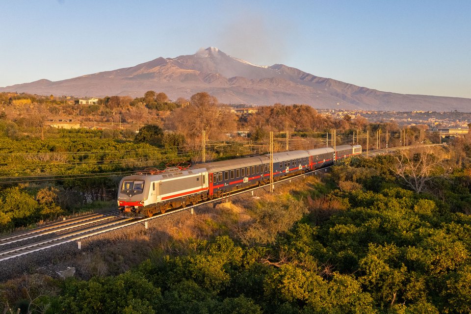 FS E 464 340 at Catania, Sicily, Italy