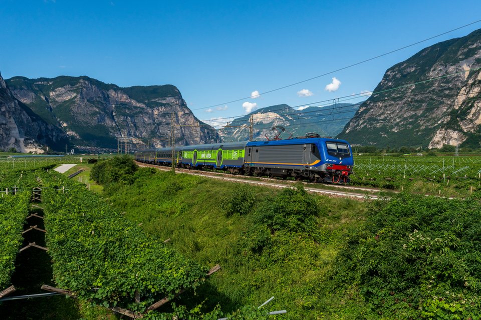 FS E 464 662 at Mezzocorona, Trento, Italy