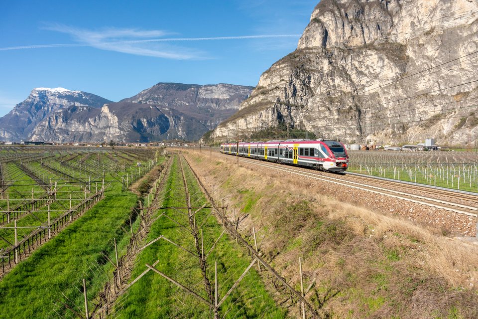 FS ETR 526 016 at Mezzocorona, Autonomous Province of Trento