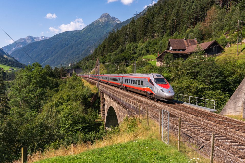 FS ETR 610 008 at Gurtnellen, UR, CH