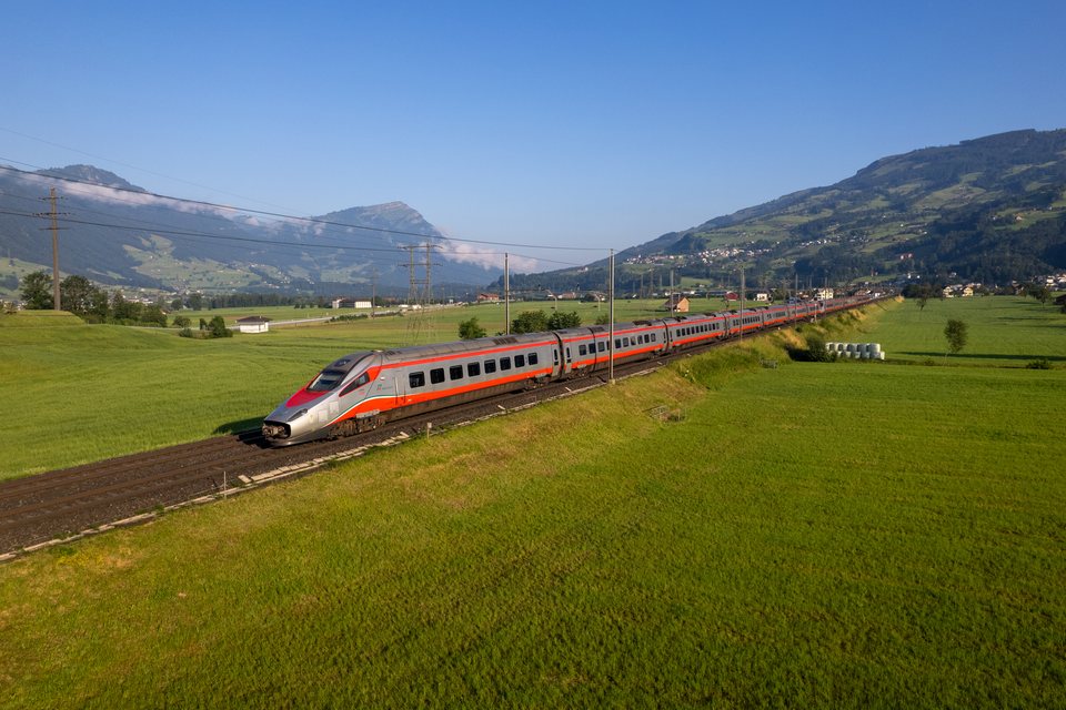 FS ETR 610 012 at Steinen, SZ, CH
