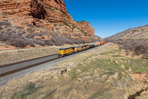 GE AC44CW-CTE 5924, GE AC45CCTE 5533, GE AC4400CW 8563: UP 5924 - Echo Canyon, Utah (USA)