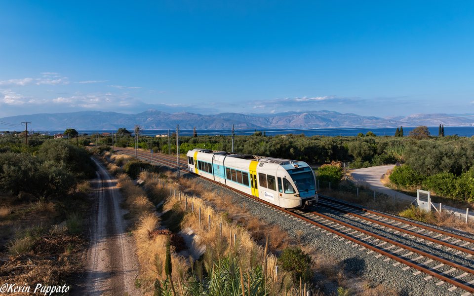Hellenic Train 560 008 -- R 309 Aegion - Kiato