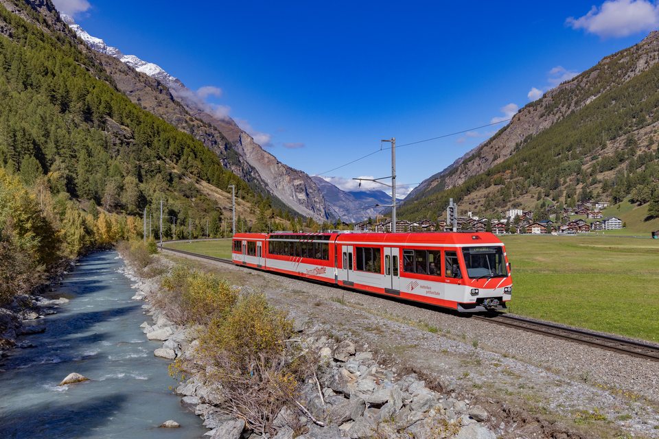 MGB (Matterhorn Gotthard Bahn): BDeh 4/8 2054 / CH-Täsch