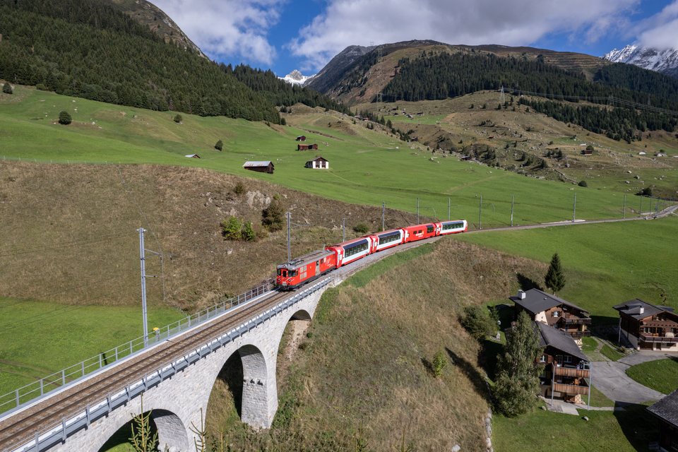Deh 4/4 BVZ 21 (MGB (Matterhorn Gotthard Bahn)): MGB Deh 4/4 21 Typ BVZ (Dieni, GR/CH)