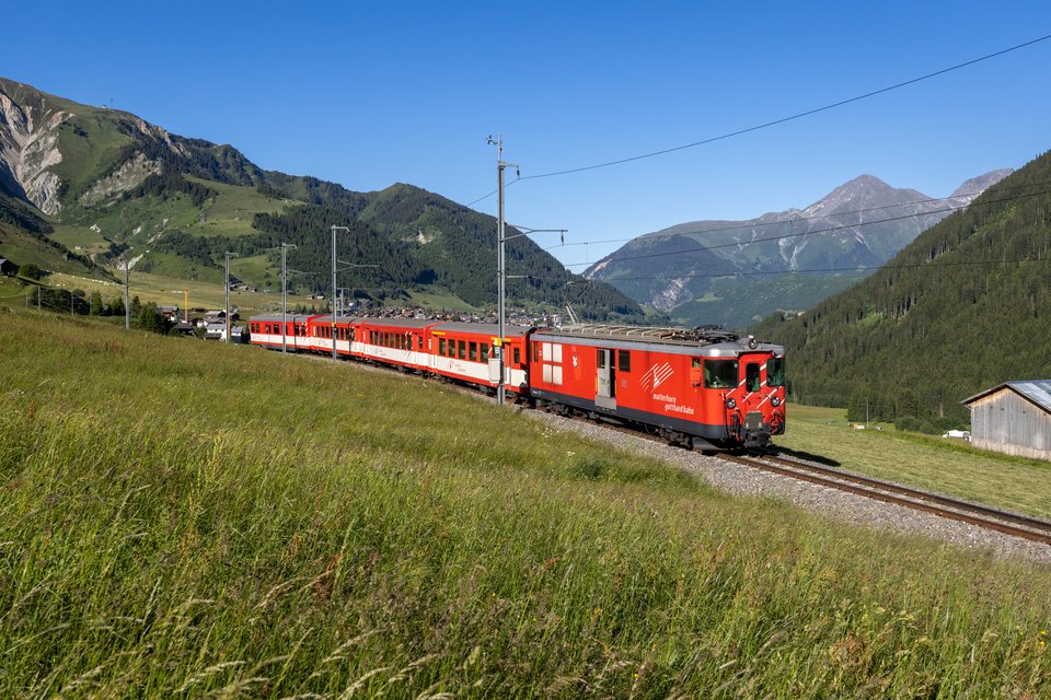 Deh 4/4 BVZ 23 (MGB (Matterhorn Gotthard Bahn)): MGB Deh 4/4 23 (Rueras, GR/CH)