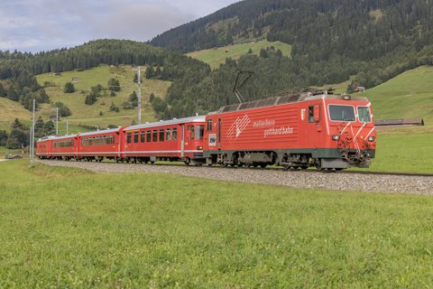 HGe 4/4 II 101 (MGB (Matterhorn Gotthard Bahn)): HGe 4/4 101 + Be 4/4 514 / CH-Segnas