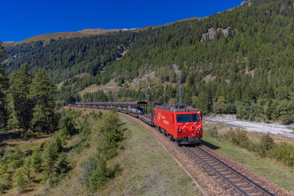 HGe 4/4 II 104 (MGB (Matterhorn Gotthard Bahn)): HGe 4/4 104 / CH-Oberwald