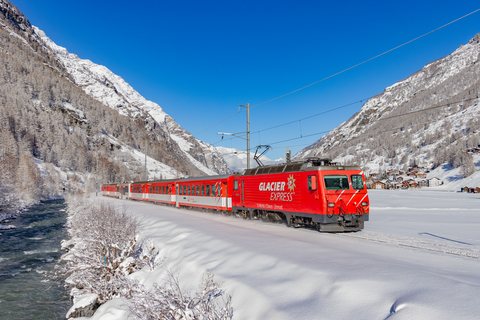 HGe 4/4 II 4 (MGB (Matterhorn Gotthard Bahn)): HGe 4/4 4 / CH-Täsch