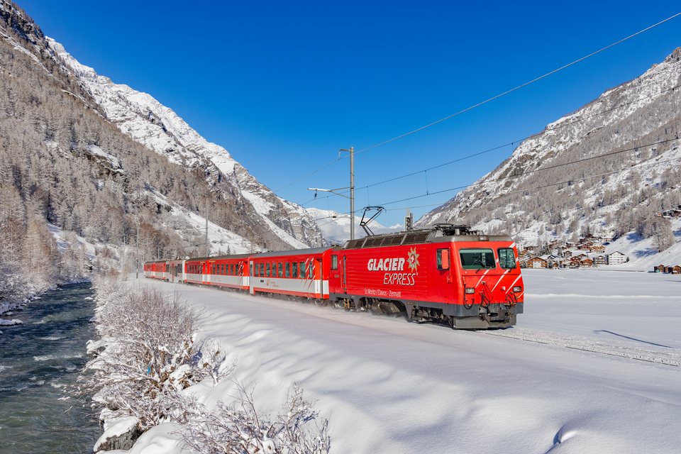 HGe 4/4 II 4 (MGB (Matterhorn Gotthard Bahn)): HGe 4/4 4 / CH-Täsch