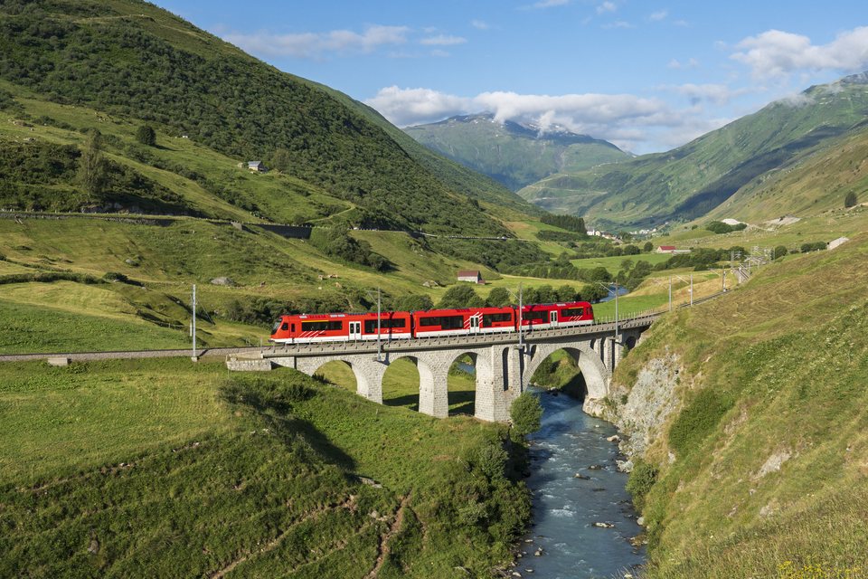 MGB (Matterhorn Gotthard Bahn): MGB ABeh 8/12 - Hospental, UR (CH)