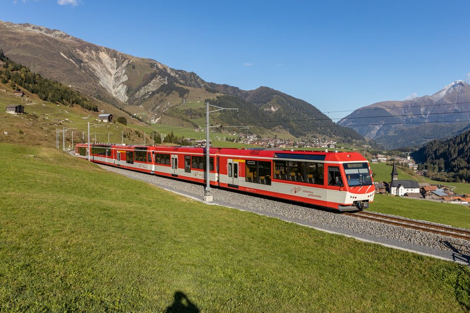 MGB (Matterhorn Gotthard Bahn): MGB ABt 2132 (Rueras, CH)