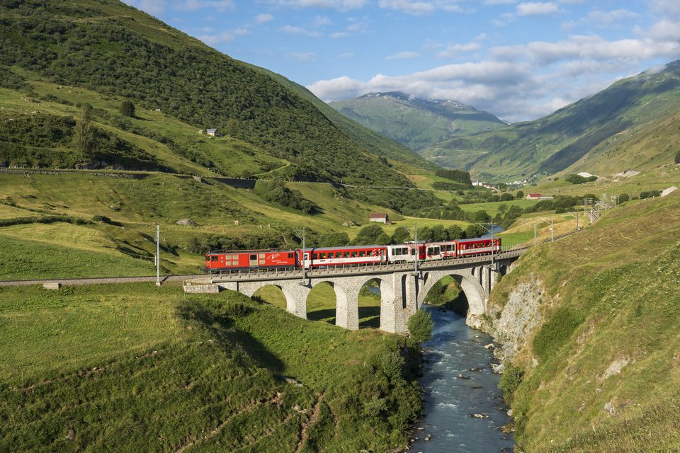 MGB (Matterhorn Gotthard Bahn): MGB Deh 4/4 II 92 - Hospental, UR (CH)