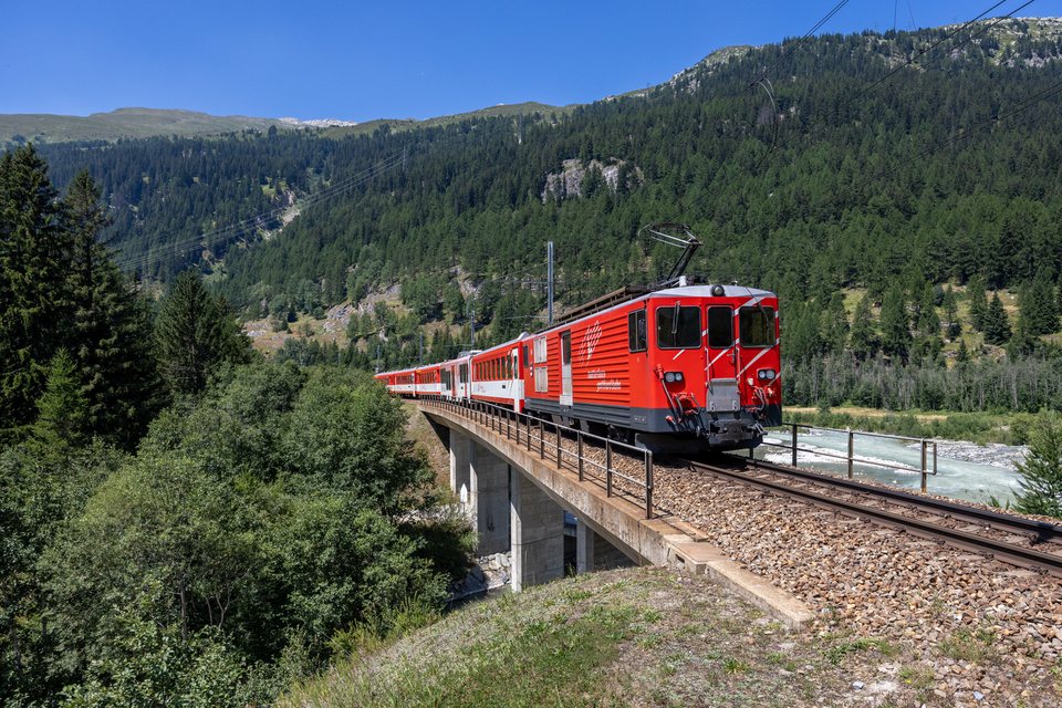 MGB (Matterhorn Gotthard Bahn): MGB Deh 4/4 II 94 (Oberwald, VS/CH)