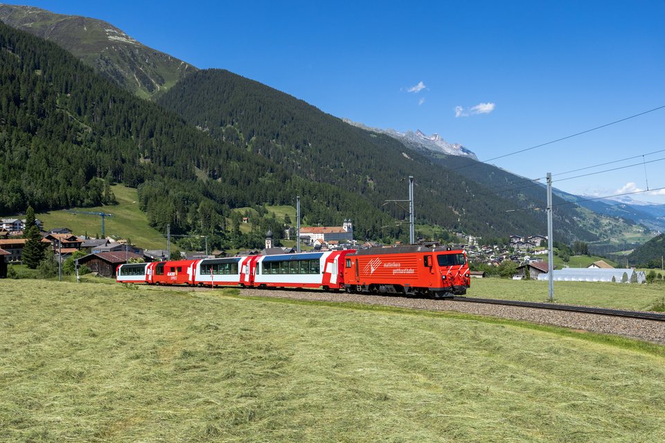 MGB (Matterhorn Gotthard Bahn): MGB HGe 4/4 II 104 (Diesntis, GR/CH)