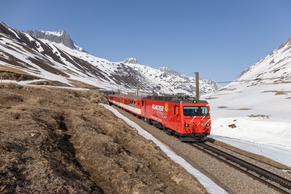 MGB (Matterhorn Gotthard Bahn): MGB HGe 4/4 II 105 (Oberalppass, UR/CH)