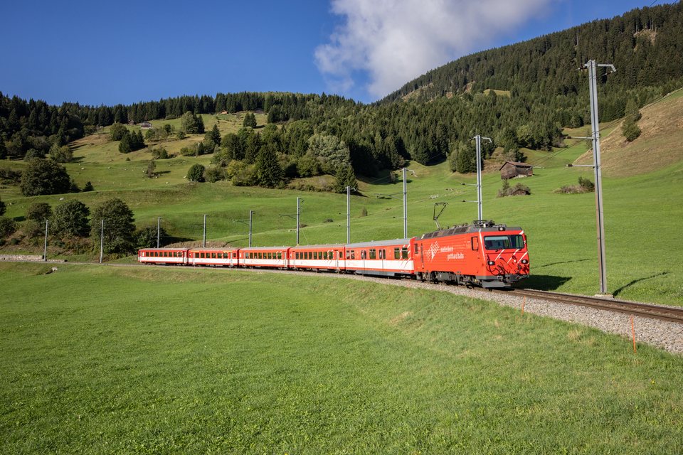 MGB (Matterhorn Gotthard Bahn): MGB HGe 4/4 II 106 (Segnas, GR/CH)
