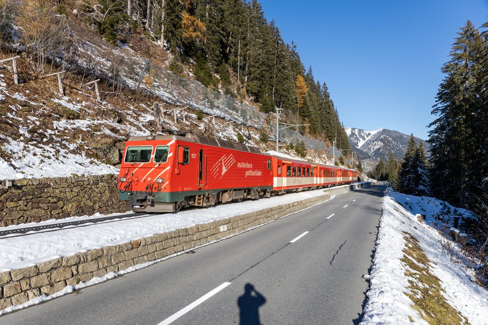MGB (Matterhorn Gotthard Bahn): MGB HGe 4/4 II 107 (Dieni, CH)