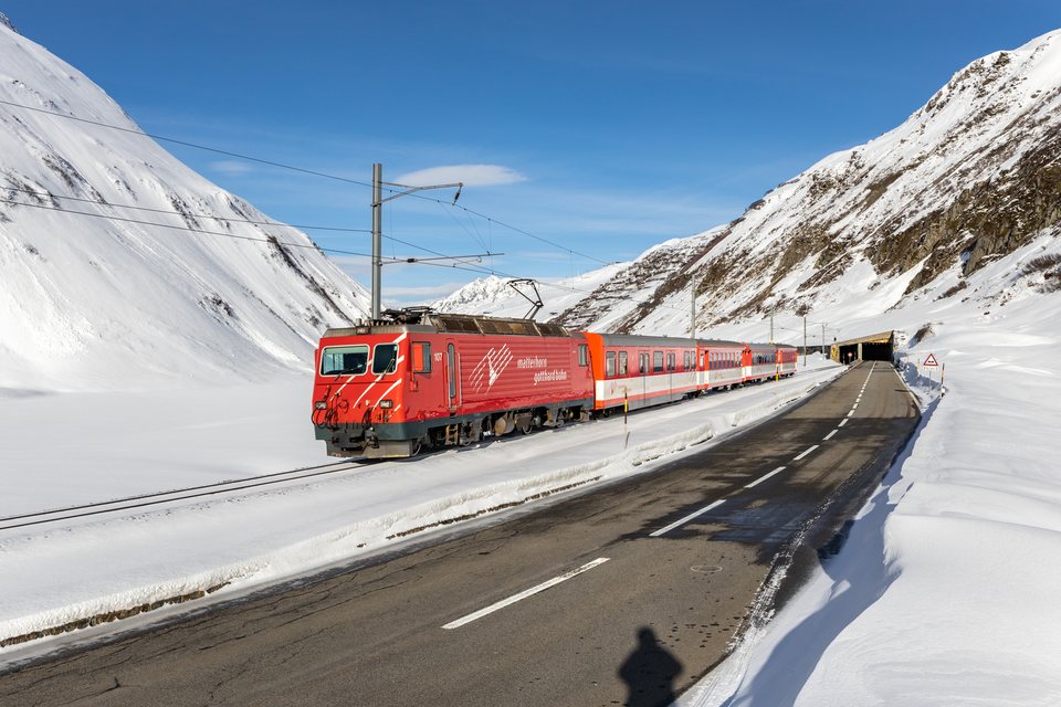 MGB (Matterhorn Gotthard Bahn): MGB HGe 4/4 II 107 / Oberalppass (UR/CH)