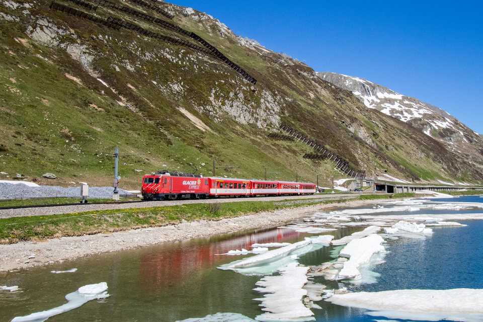 MGB (Matterhorn Gotthard Bahn): MGB HGe 4/4 II 4 (Oberalpass, CH)