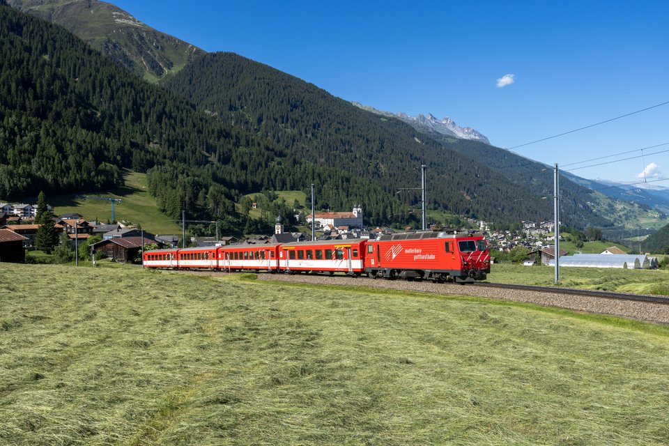 MGB (Matterhorn Gotthard Bahn): MGB HGe 4/4 II 5 (Diesntis, GR/CH)